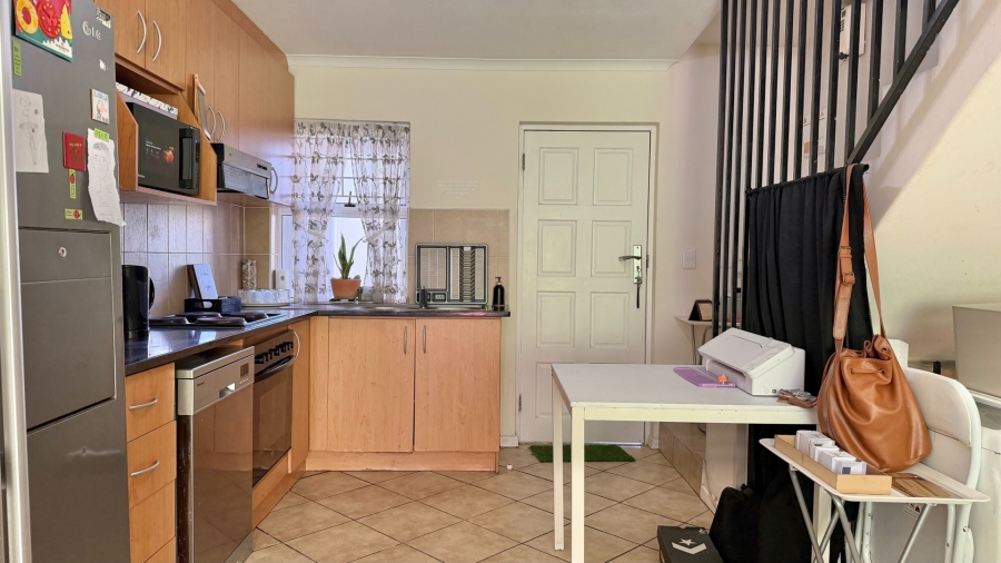 2 Bedroom Property for Sale in Gordons Bay Central Western Cape
